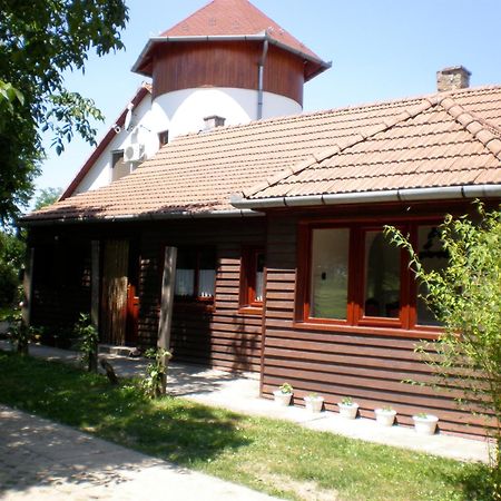 Holiday Home Melinda Cegledpuszta Exterior photo