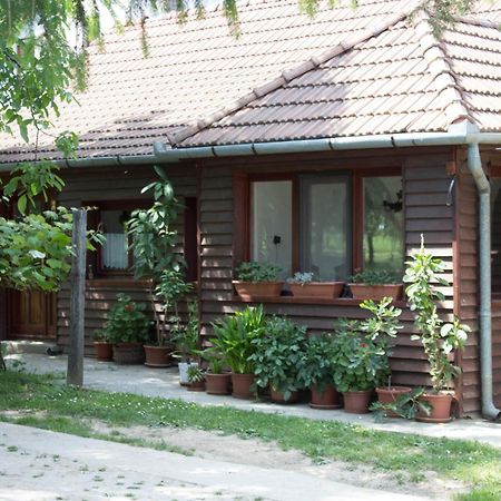 Holiday Home Melinda Cegledpuszta Exterior photo