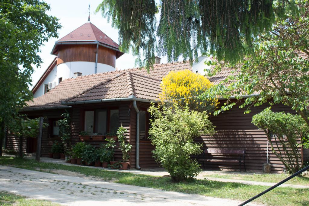 Holiday Home Melinda Cegledpuszta Exterior photo
